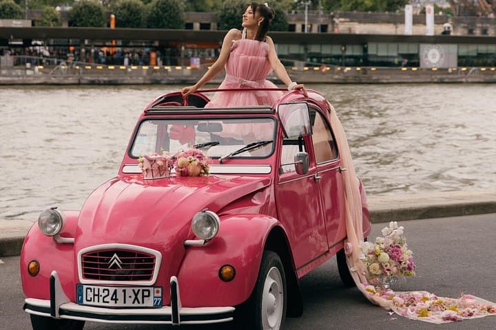 1h30 Private Guided Tour in a Pink Citroën 2CV — photo 7