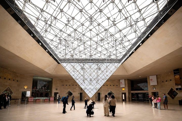 Small-Group Louvre Museum Masterpieces Tour with Access — photo 3