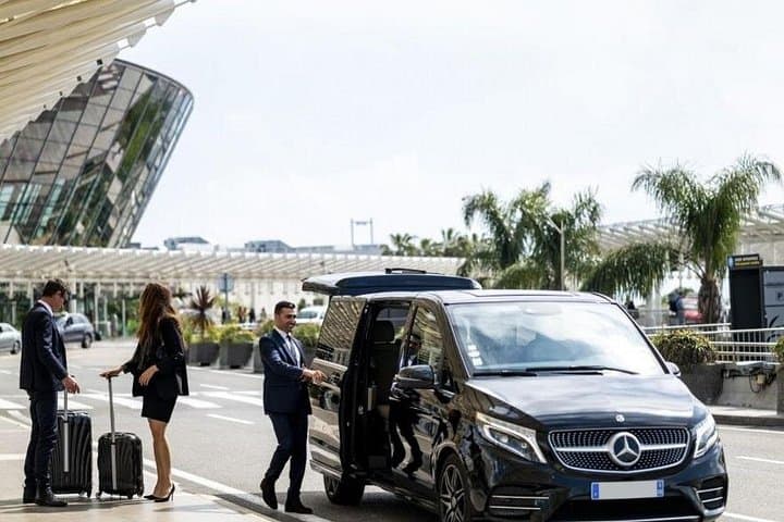 Private transfer CDG Airport from or to Paris