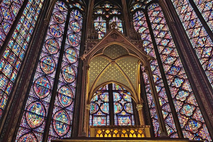 Notre Dame Outdoor Walking Tour and Entrance to Sainte Chapelle — photo 9