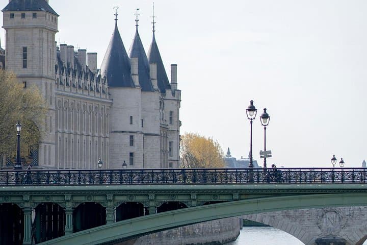 Historic Left Bank Walking Tour in Paris — photo 4