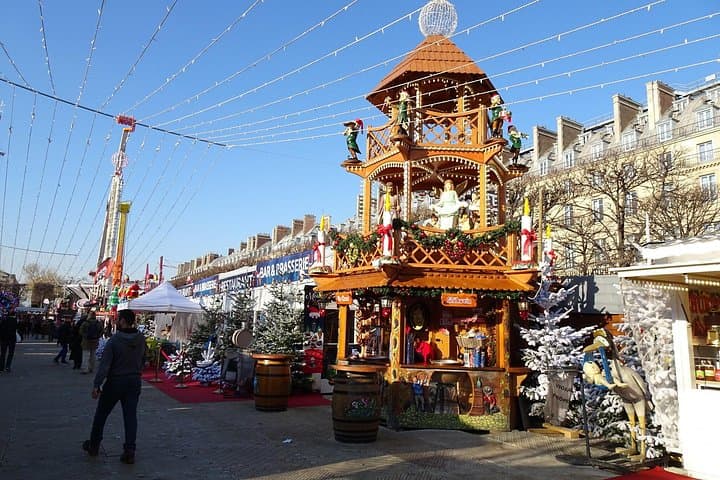 Parisian Holiday Magic 3 Hour Walking Tour with Christmas Market — photo 1