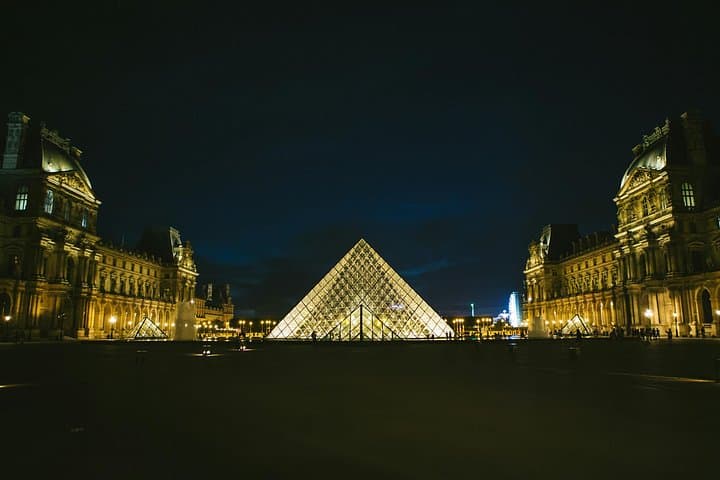 Parisian Holiday Magic 3 Hour Walking Tour with Christmas Market — photo 4