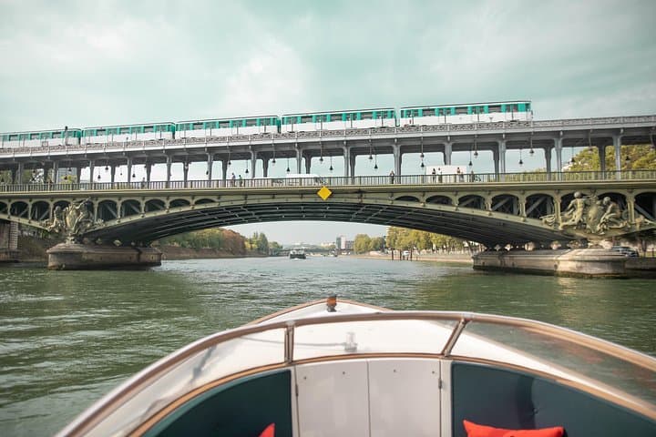 Private cruise in Paris — photo 16