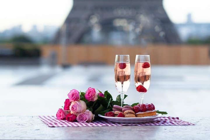 Paris Luxury Private Professional Photoshoot at the Eiffel Tower — photo 15