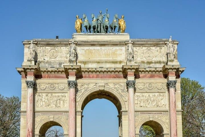 Private Family Treasure Hunt in the Louvre Museum — photo 3