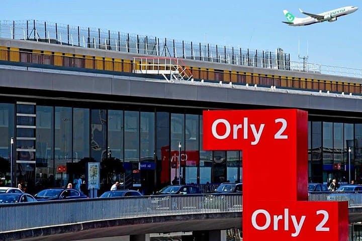 Private Airport Transfer Orly → Paris | Electric One-Way — photo 3