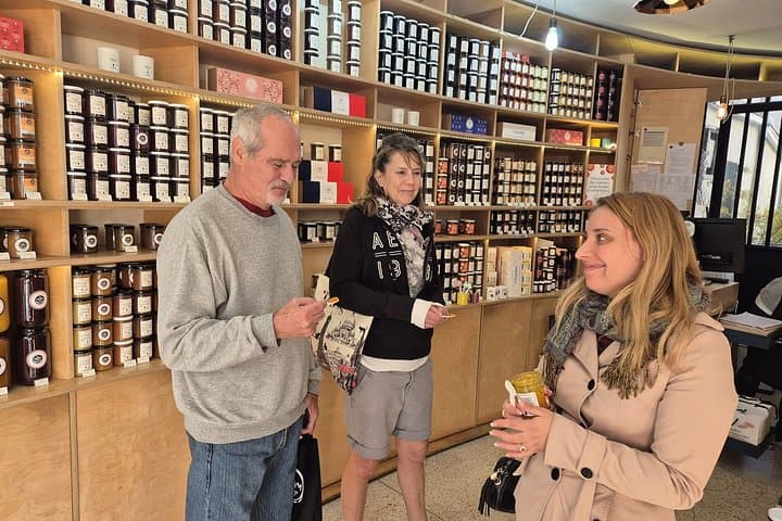 Paris Food Tour in South Montmartre with Artisan Tastings — photo 8