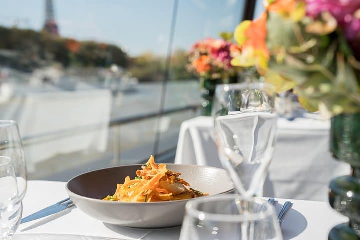 Bateaux Mouches® Lunch Cruise on the Seine River in Paris — photo 15