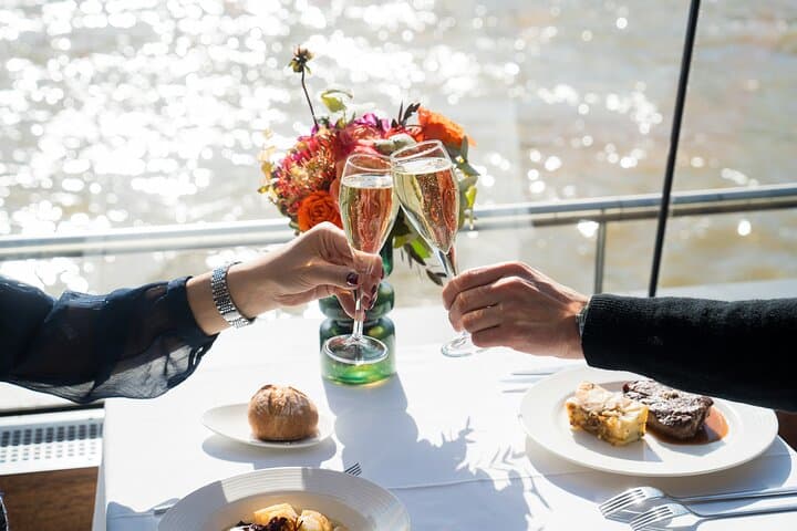 Bateaux Mouches® Lunch Cruise on the Seine River in Paris — photo 1