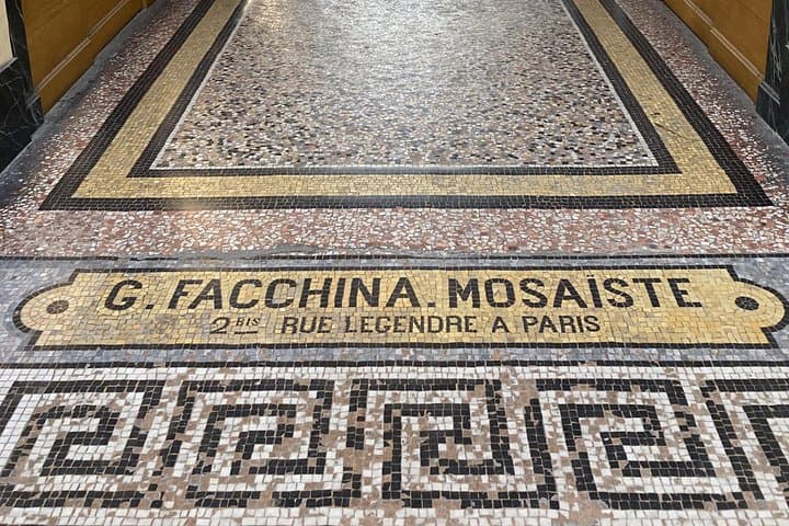 Walking tour of the Covered Passages of Paris -10 people max — photo 2