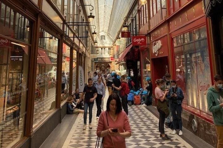 Walking tour of the Covered Passages of Paris -10 people max — photo 4