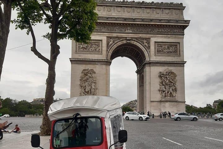 Highlights of Paris in Private Eco Tuk Tuk tours — photo 3