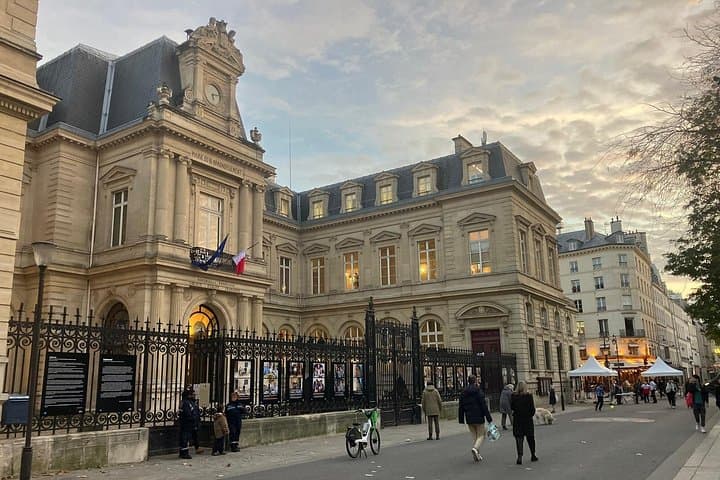 Paris Le Marais District Guided Walking Tour with small Tastings — photo 4