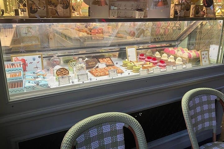 Paris Le Marais District Guided Walking Tour with small Tastings — photo 5