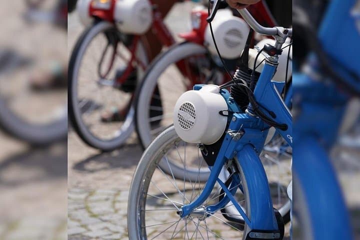 Electric Vintage Solex Tour – Louvre, Palais Royal & Concorde — photo 7