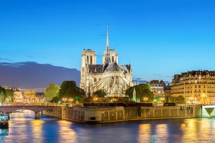 The Ultimate Notre-Dame Cathedral & Île de la Cité Walking Tour — photo 3