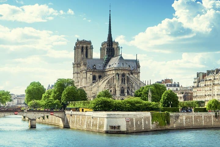 The Ultimate Notre-Dame Cathedral & Île de la Cité Walking Tour — photo 2