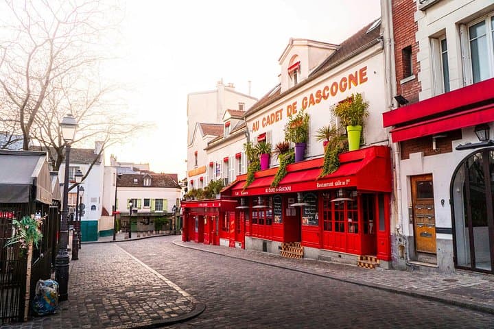 Iconic Montmartre Professional Photoshoot — photo 6