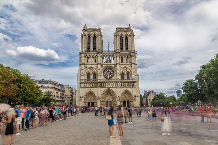 Notre Dame: Exterior Guided Tour & Unscheduled Entry — photo 7