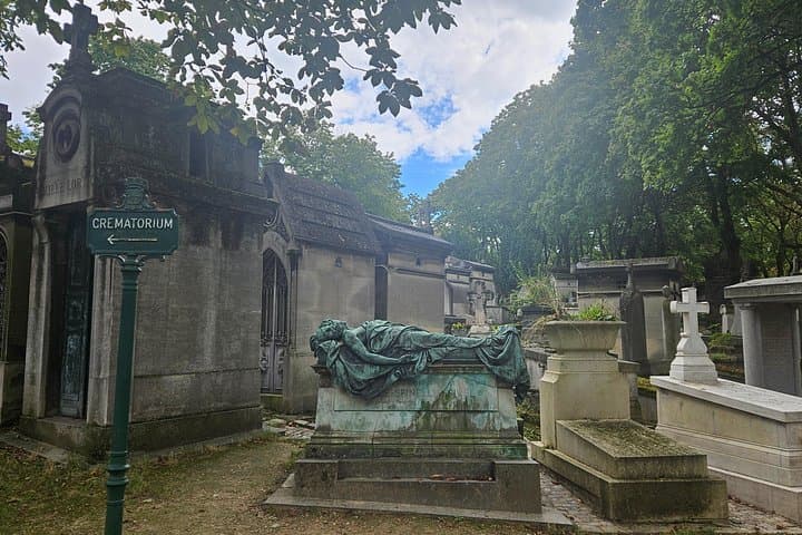 Père Lachaise Cemetery Tour, Tales from the Graves and Crepes — photo 8