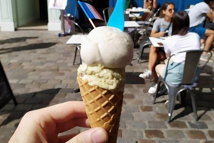 Food Tour of Montmartre Best Pastries Chocolates and Desserts — photo 6