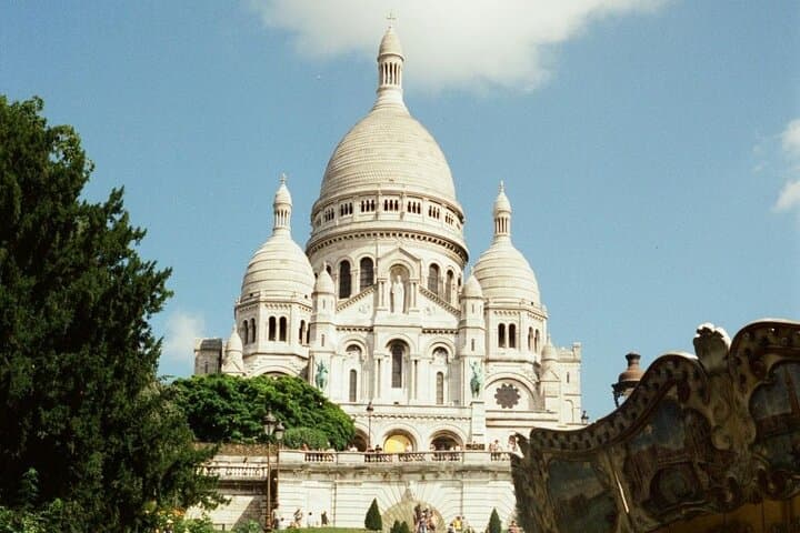 Food Tour of Montmartre Best Pastries Chocolates and Desserts — photo 1
