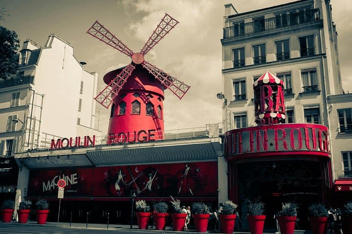 Food Tour of Montmartre Best Pastries Chocolates and Desserts — photo 9
