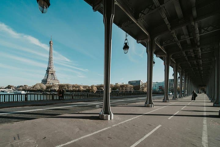 Photoshoot at Bir-Hakeim View: Iconic Parisian Perspectives — photo 3