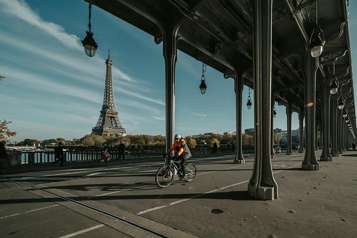 Photoshoot at Bir-Hakeim View: Iconic Parisian Perspectives — photo 5
