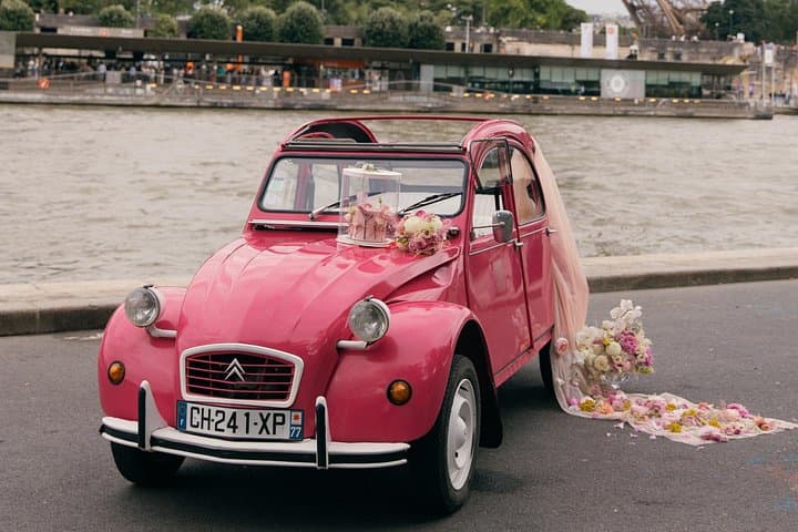 1h30 Private Guided Tour in a Pink Citroën 2CV — photo 13