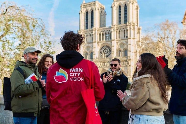 Ile de la Cité Guided Tour, Cruise and Notre Dame with Audioguide — photo 3
