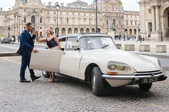 Paris Private Guided Tour in a Vintage Open Top French Car — photo 16