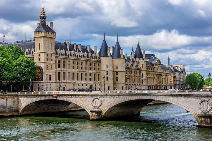 3in1 Notre Dame Tour plus Boat Cruise and Eiffel Tower History — photo 1