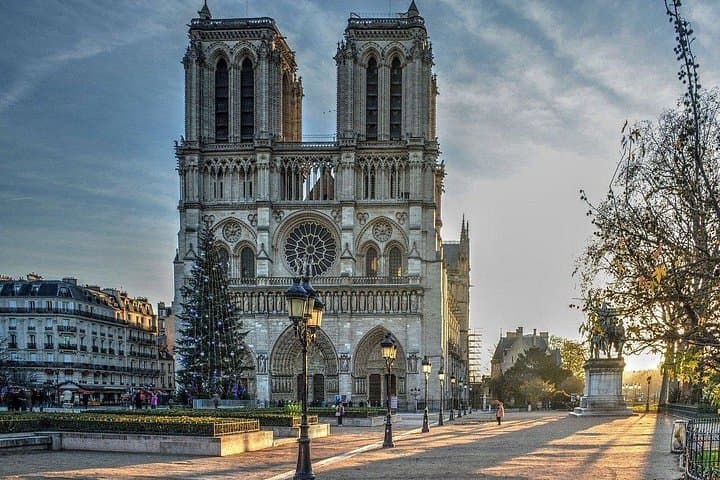 3in1 Notre Dame Tour plus Boat Cruise and Eiffel Tower History — photo 2