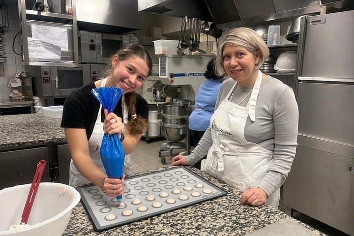 Paris Behind the Scenes Macaron Baking Class — photo 4