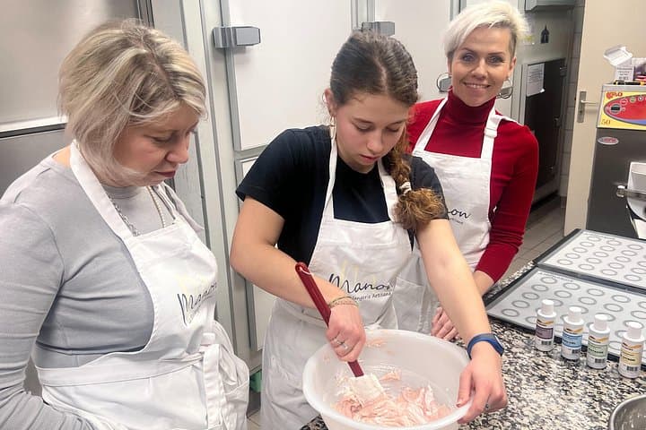 Paris Behind the Scenes Macaron Baking Class — photo 9
