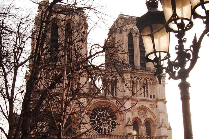 45m Notre Dame - outside tour - fast line entrance — photo 6