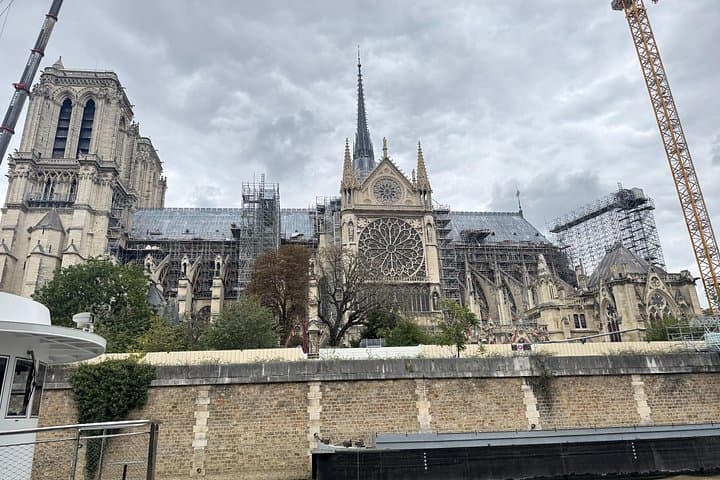 Notre-Dame Cathedral Access and Outdoor Walking Tour — photo 3
