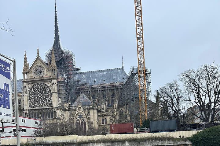 3in1 Notre Dame Tour plus Boat Cruise and Eiffel Tower History — photo 10