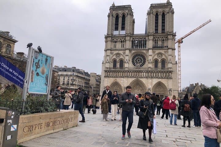 Paris: Notre-Dame Cathedral & Ile de la Cité Guided Tour — photo 16
