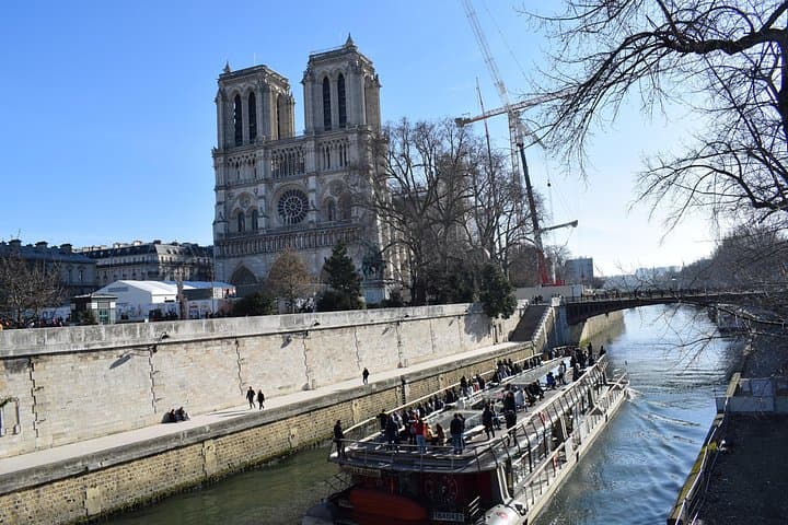 Paris: Notre-Dame Cathedral & Ile de la Cité Guided Tour — photo 19