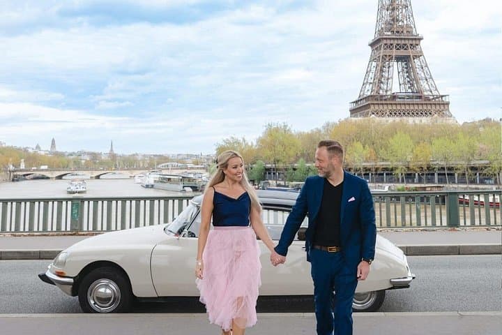 The Essentials of Paris in a Classic Open Top Car Citroën DS — photo 18