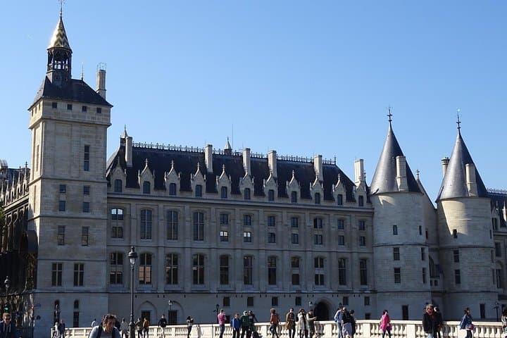 Ste Chapelle & Conciergerie Private Guided Tour with Tickets — photo 2