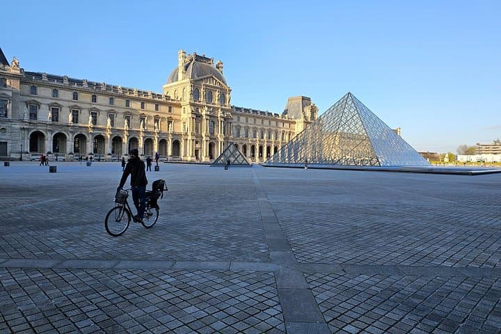 Sunrise Biking Tour: Paris Before the Crowds — photo 3