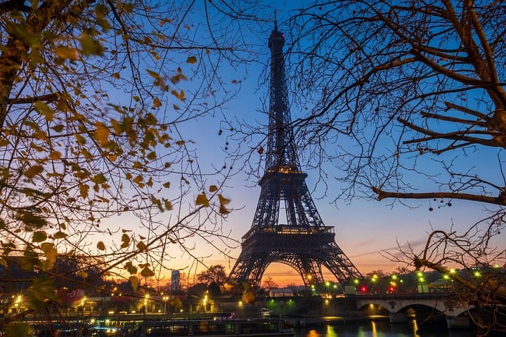 Eiffel Tower Guided Tour by Stairs with Reserved Access — photo 14