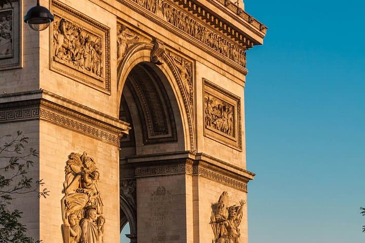 The Great March of Champs Elysees Paris Walking Tour — photo 6