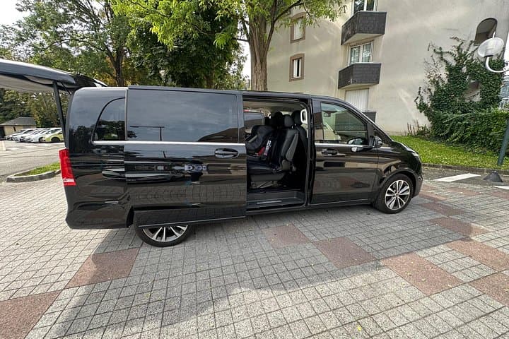 Airport Transfer Charles De Gaulle or Orly to and from Paris — photo 2