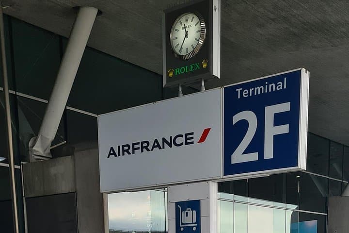 Private Airport Transfer CDG → Paris | Electric One-Way — photo 2