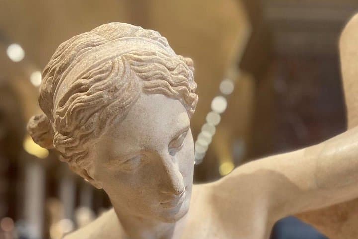 Louvre Private Tour with Entry Ticket — photo 1